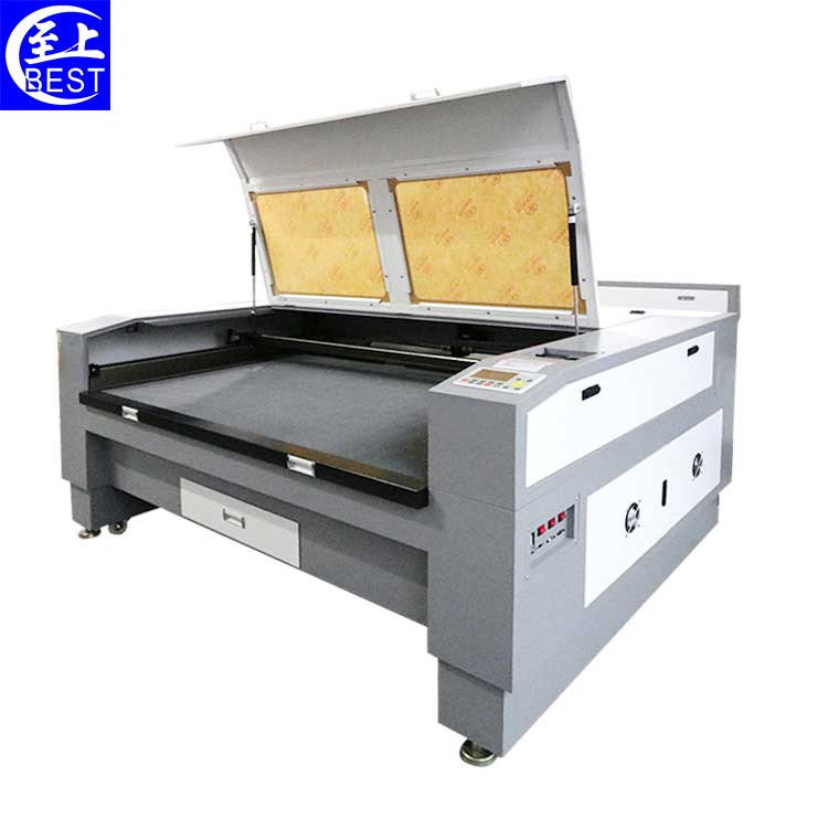 Automatic camera intelligent position laser cutting machine